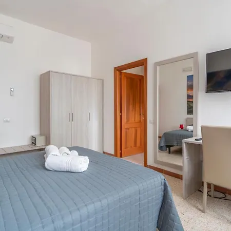 Dei Tacchi Hotell Osini